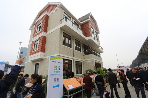 5小时建好三层楼 大型集成3D模块化住宅在沪首发