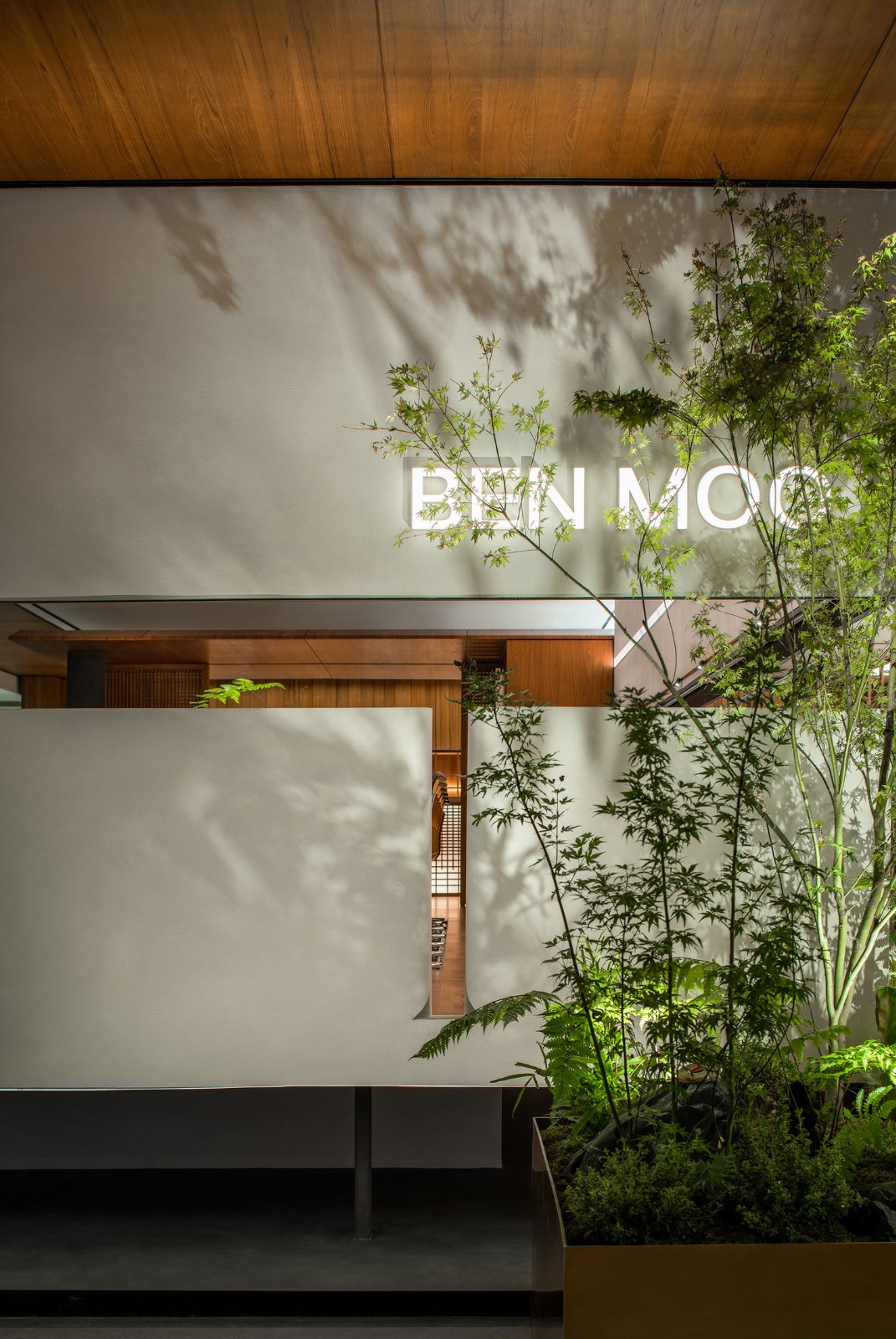 BIM建筑|一种材料与当代建构的情绪平衡：本木展厅 / 蜂鸟设计